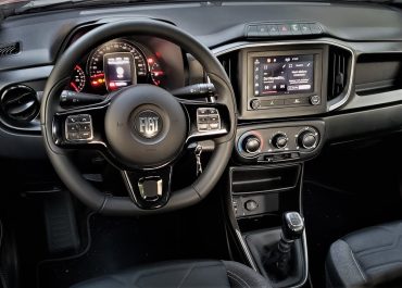 Fiat Strada: conheça os detalhes do interior do carro